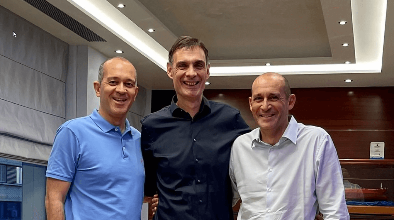 2024-06-15 02_46_41-Bartzokas anchors in Piraeus! - Olympiacos BC.png