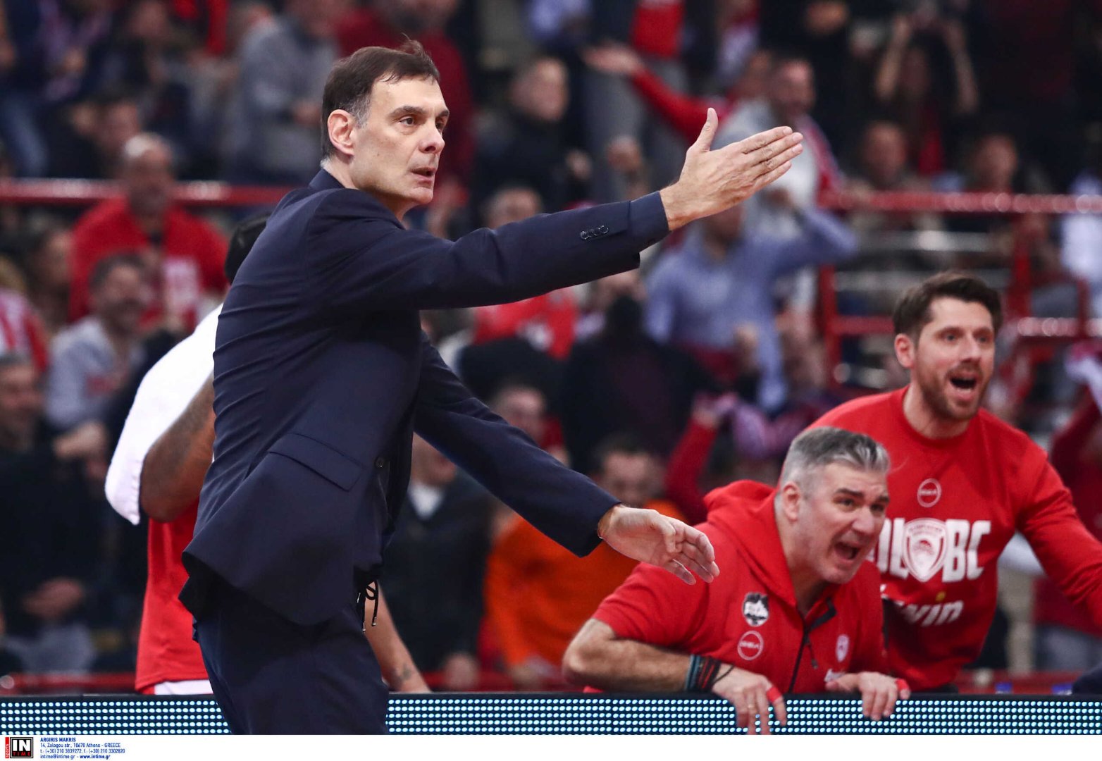 52202-olympiakos-efes-o-mpartzokas-apotheose-ton-lountzi-kai-o-ataman-adeiase-tous-paiktes-tou.jpg